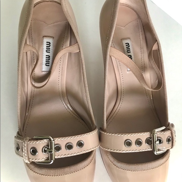 Miu Miu Buckle Kitten pump - Picture 5 of 10
